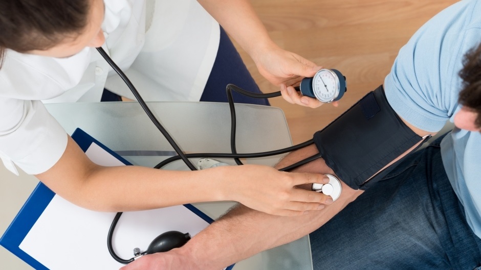 nagli rast krvnog pritiska liječenje hipertenzije kada tiroiditis